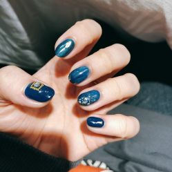 -手牵手美甲