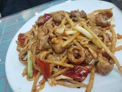酸笋炒肥肠-红鼻子桂林米粉(金唐新光界店)