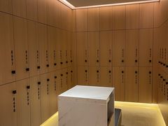 -涨巢·潮玩水疗局