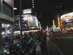 -六合夜市