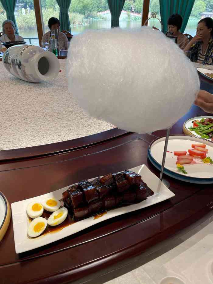 醉江南(如皋店)-"环境和服务很好,有湖景位.软兜很好吃,配.