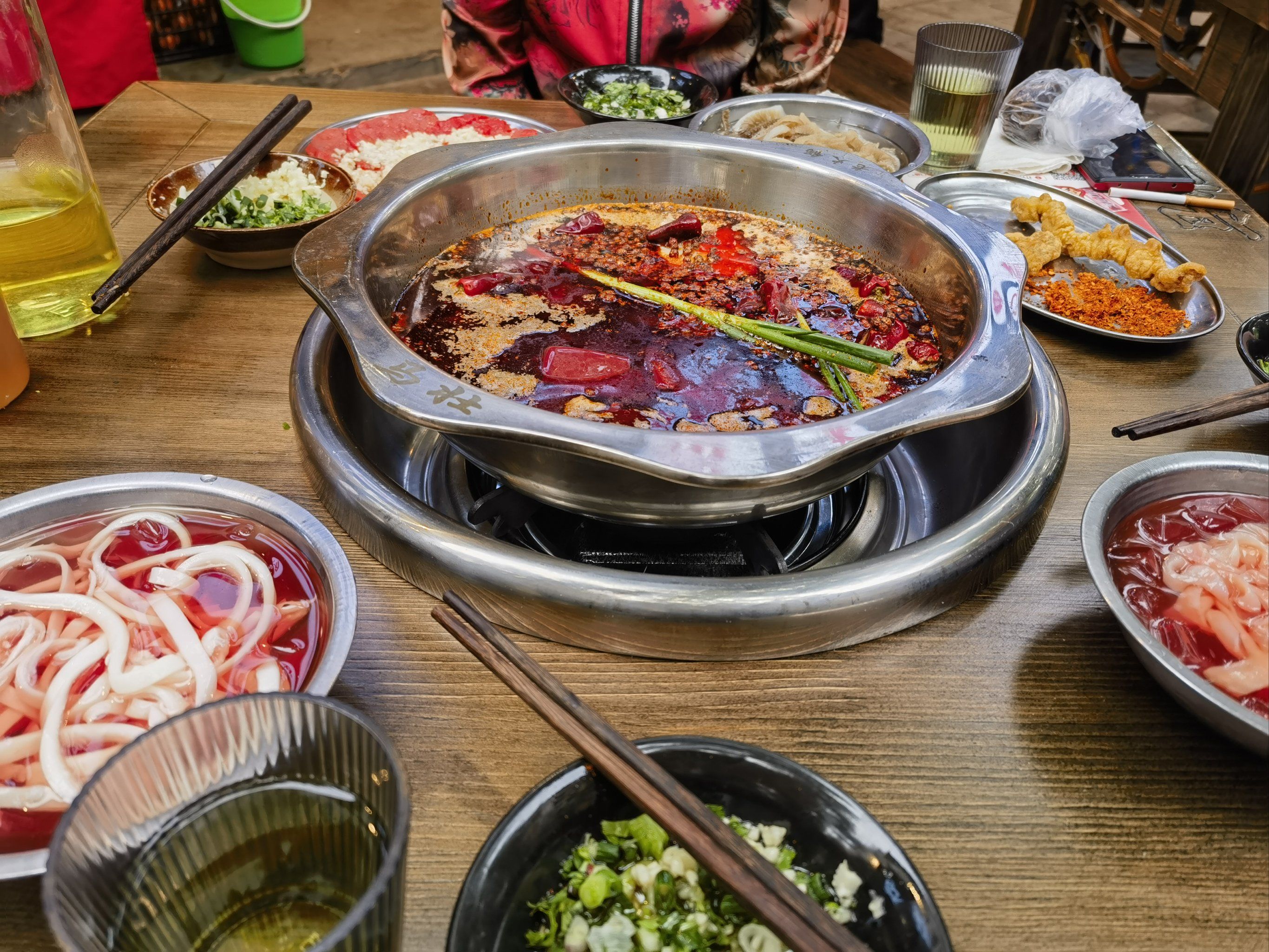 中滩路新开的马壮重庆街边老火锅,口味非常好,红锅很到位!