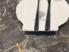 -LESCEDARS Brasserie Bistro香柏树