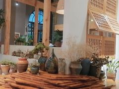 -墨居上隐·院子里火锅(峨眉店)