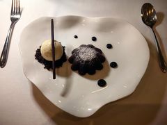 巧克力蛋糕配香草冰淇淋-Jean Georges