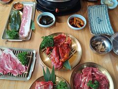 -汉城烤肉·黑金冠(华山路店)