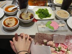 -海底捞火锅(新松江路生日主题店)