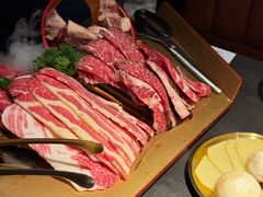 -铭牛烧肉·和牛海鲜自助(高新月牙湖店)