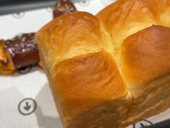-HOT CRUSH趁热集合·现烤面包(上海环球港店)