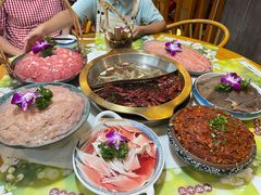 -三十出头鲜货火锅(邛崃店)