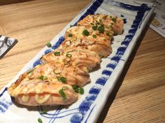炙烤三文鱼手握-初居食屋日式料理(万象城购物中心店)