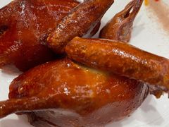 玻璃皮润烧乳鸽皇-北京厨房(SKP店)