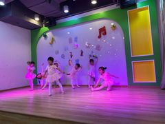 -美育少儿中国舞·钢琴·声乐艺术中心(枫蓝购物中心店)