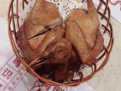 -蝴蝶里·粤菜·点心(滨江龙湖店)