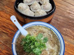 -罗卜李包子羊肉汤