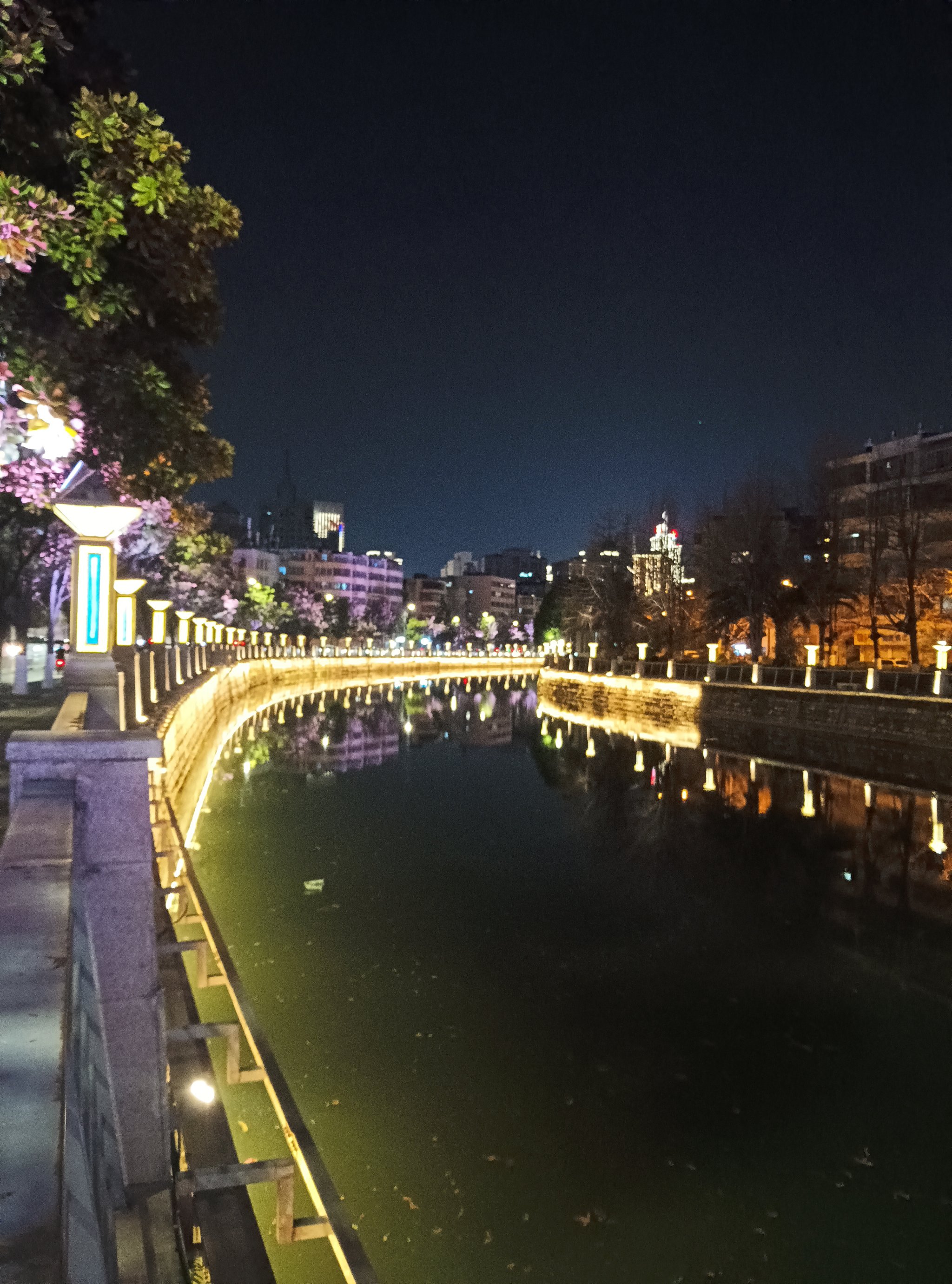 昆明盘龙江夜景图片