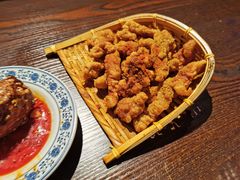 阿婆酥肉-爆炸头阿姨小四川正宗川味小吃(无任何分店)
