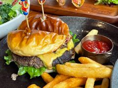 -Luga's 西餐酒吧·bistro(百家湖1912店)