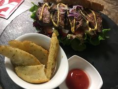 -HIGH FIVE哈福手工汉堡(桂林路店)