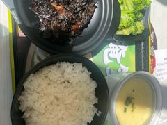 -老娘舅餐厅(黄龙体育中心店)