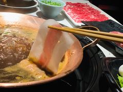 鱼咬羊-京韵胡同·酱香羊蝎子火锅涮肉(长寿路店)