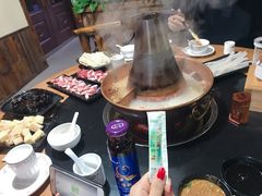 -果松木炭酸菜铜火锅·外婆参鸡汤