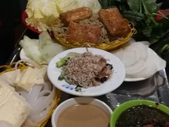 -洞庭洲·防空洞火锅·烧烤·铜锅涮肉(新百广场店)