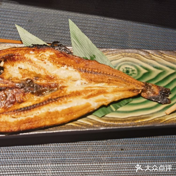 开的悄无声息的一家日料店（葉乃元）