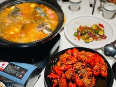 勾魂鱼头煲-聚汇三少·龙虾·中餐厅(莫邪路新天地店)