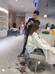 -PE SALON