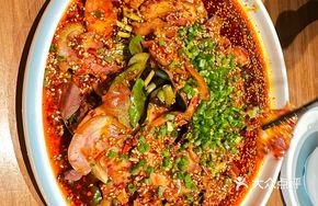 Houttuin and Pig Snout Salad