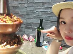 -沪小二炭火蛙锅(淮海中路美食不夜城店)