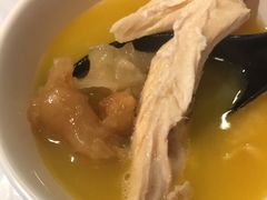 -鲜入围煮花胶鸡海鲜火锅