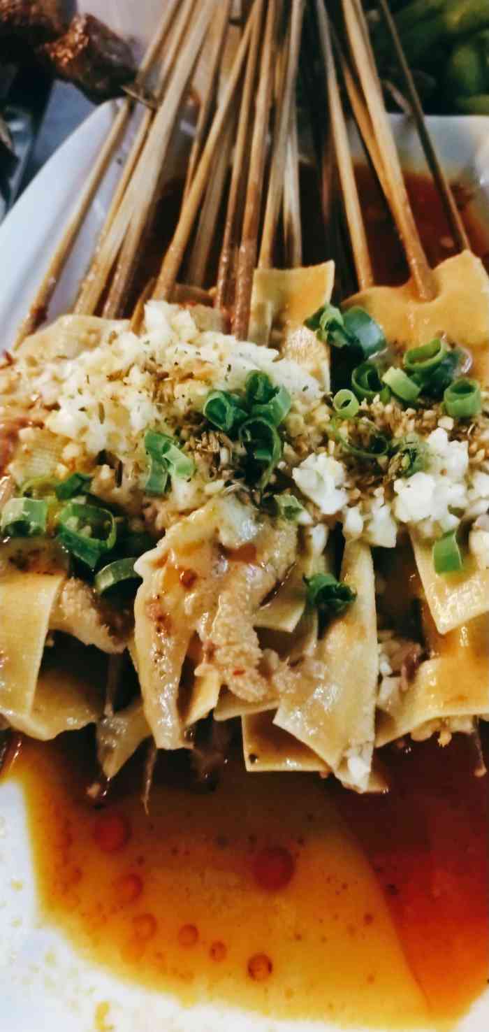 户县机场羊羔肉-"地址在凤城三路六号大院里面,露天环境在夏.