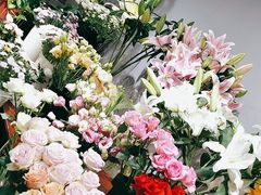 -何兮花店·气球派对鲜花店(马桥银春路万科城店)