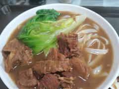牛腩汤河-珍珍小食店(西华路店)