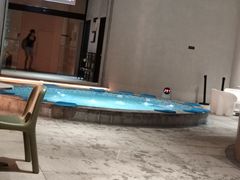 -涨巢·潮玩水疗局