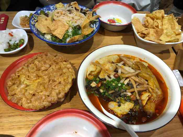 小螺莉螺蛳粉(八佰伴店)-"吃了三次了,螺蛳粉感觉是改良过的,整体味.