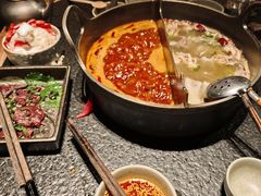 -三出山火锅(南京万象天地店)