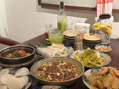 -Cuc Gach Quan Restaurant