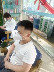 -阿兵荣辉美容理发有限公司