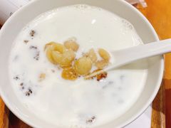 鲜奶桃胶莲子-彬媽糖水(万象天地店)