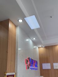 -靓芙泉专研痘痘肌