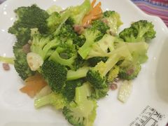 -香巴拉云南餐厅(华莱坞店)