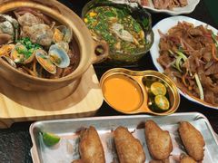 -何妹湿辣牛肉·粤式烧烤砂煲(桂雅路店)