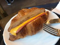 现烤火腿芝士可颂三明治-星巴克(钦江路店)