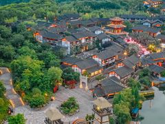 -茅山东方盐湖城景区