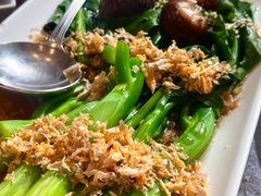 -Chom Cafe and Restaurant