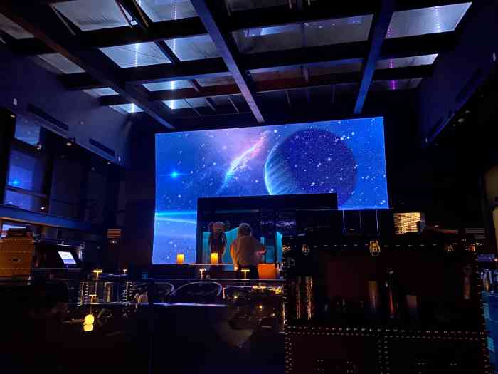 u sky天空酒廊-"酒比较贵,格兰菲迪12年一瓶680,看来.