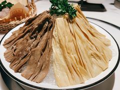 -左庭右院鲜牛肉火锅(浦江欢乐颂店)